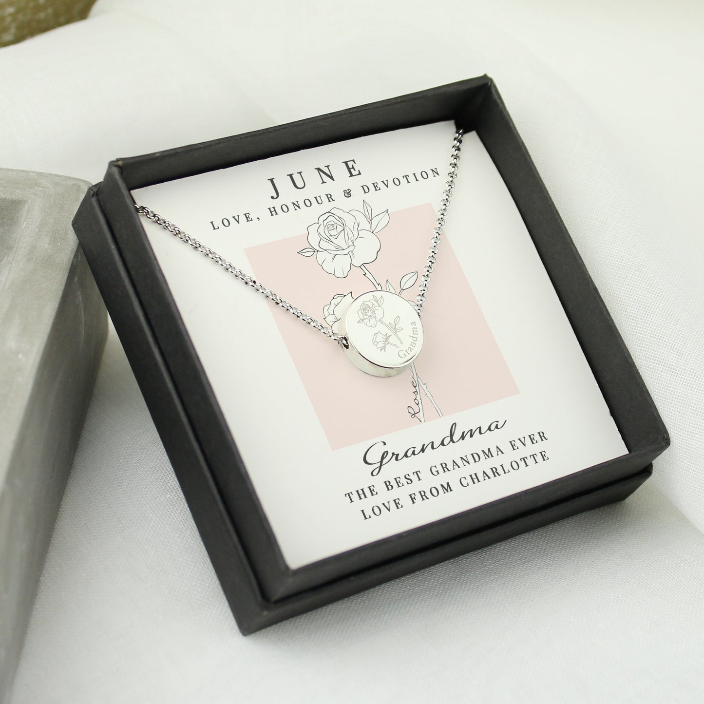 JUNE FLOWER NECKLACE