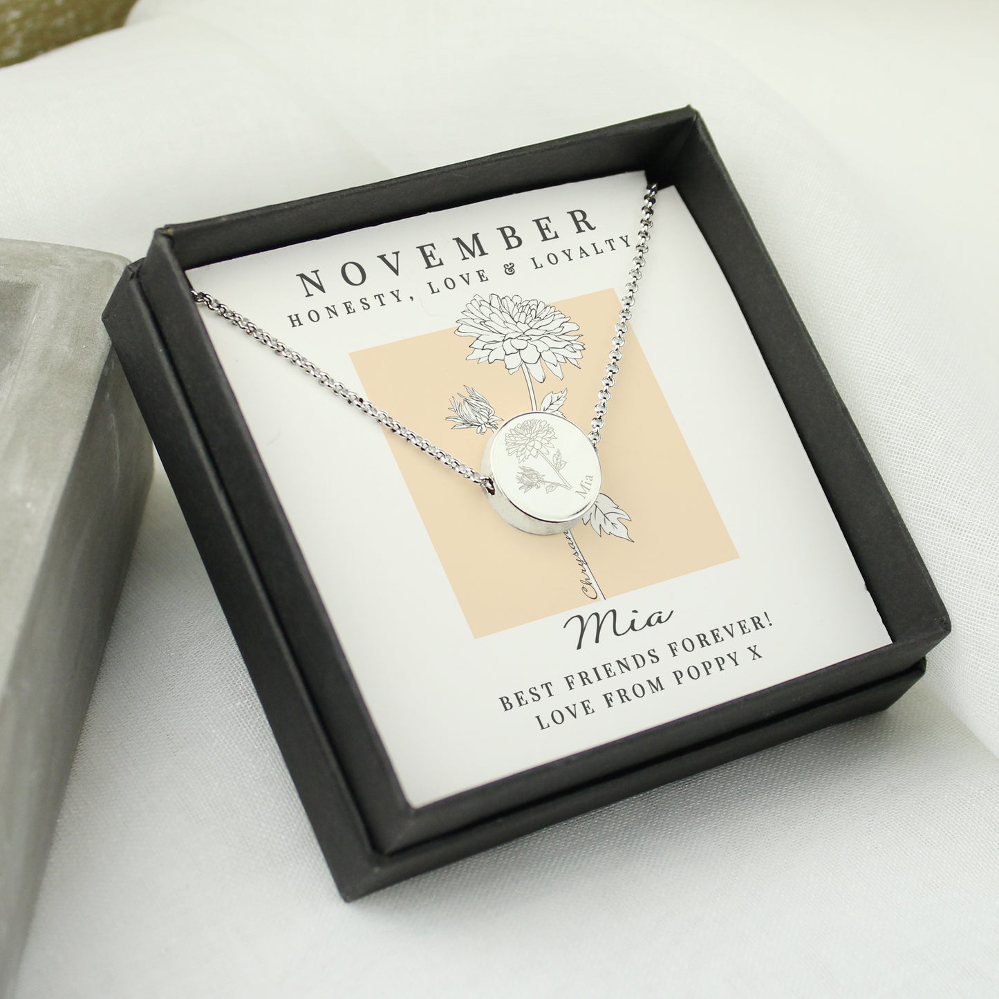 NOVEMBER FLOWER NECKLACE