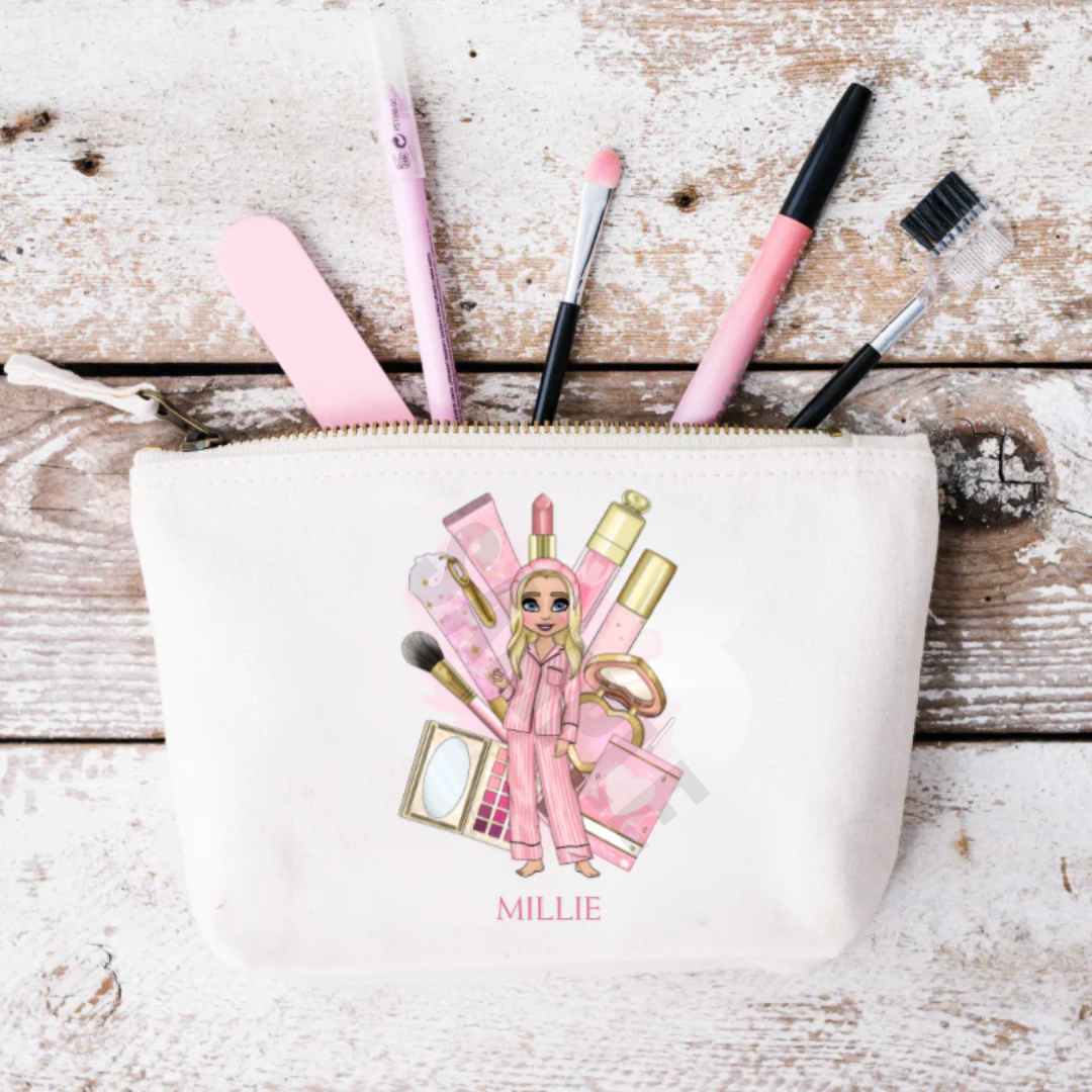DOLLY MAKEUP BAG