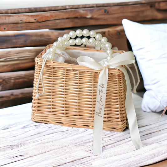 PEARL HANDLE STRAW BAG