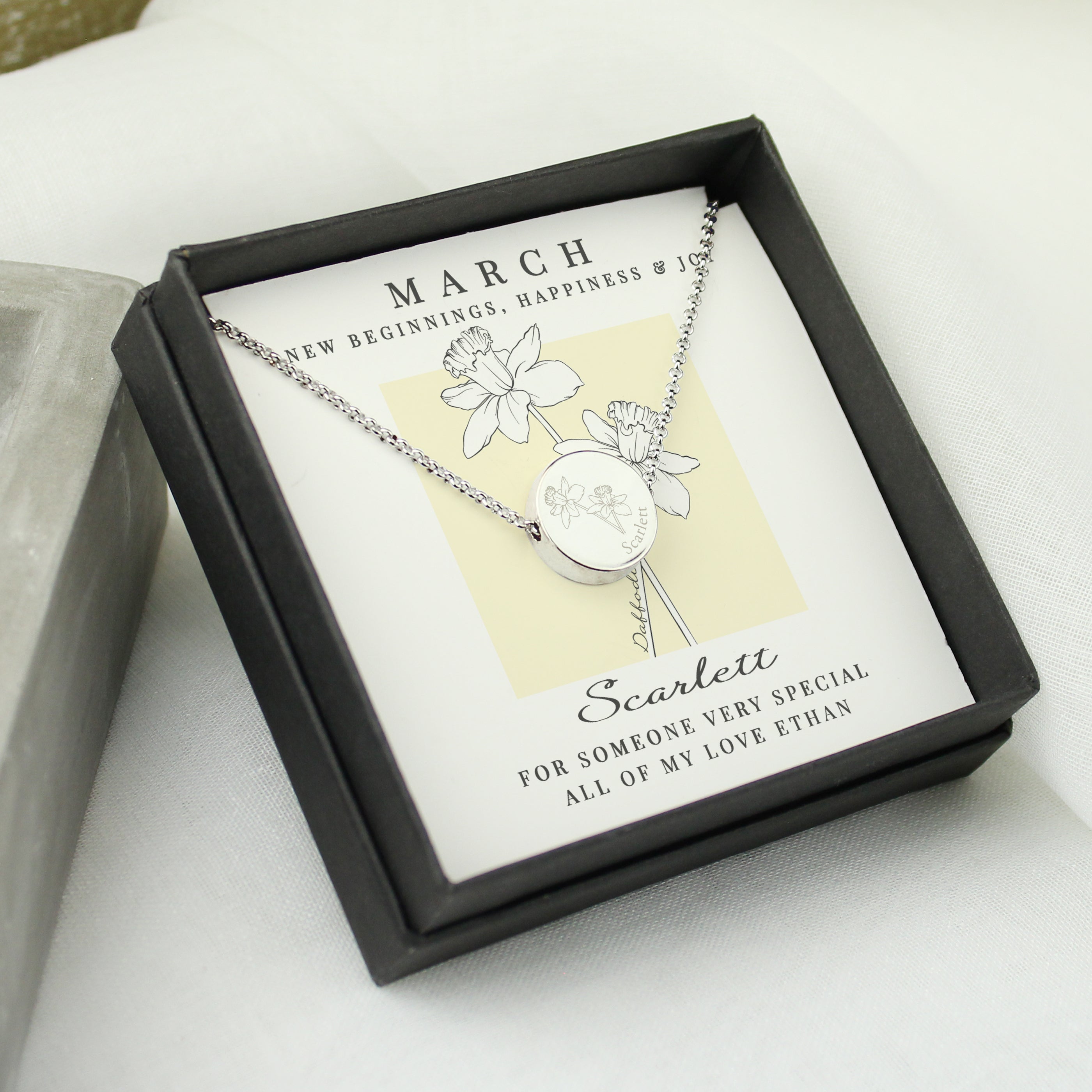MARCH FLOWER NECKLACE