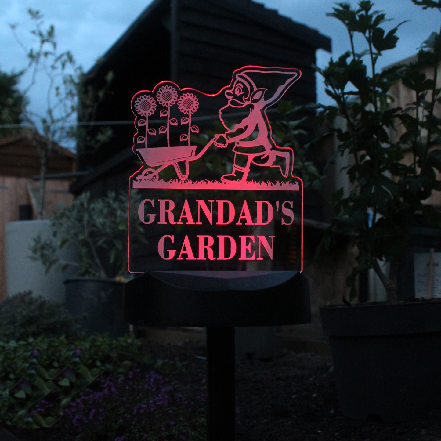 GARDEN KNOME SOLAR LIGHT