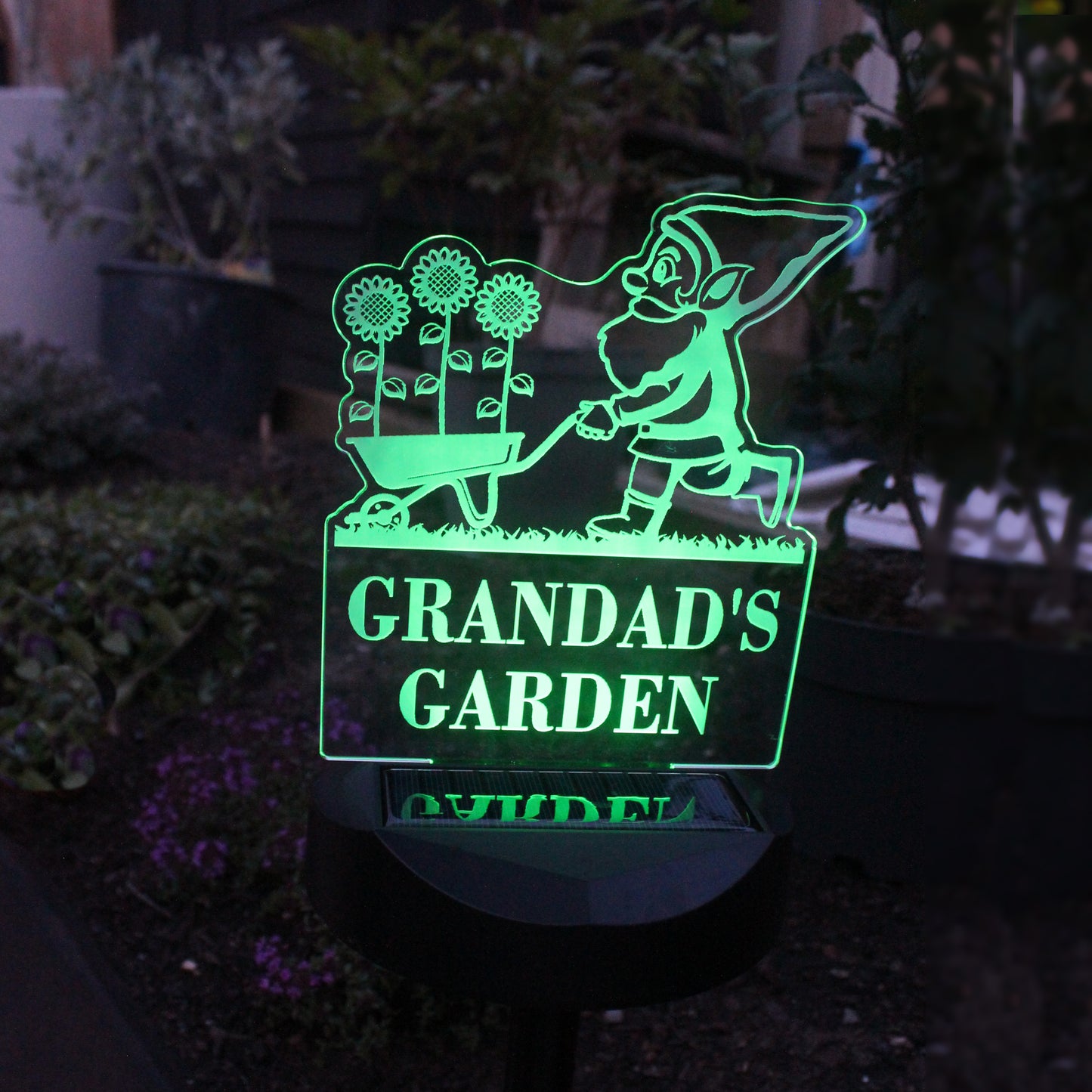 GARDEN KNOME SOLAR LIGHT
