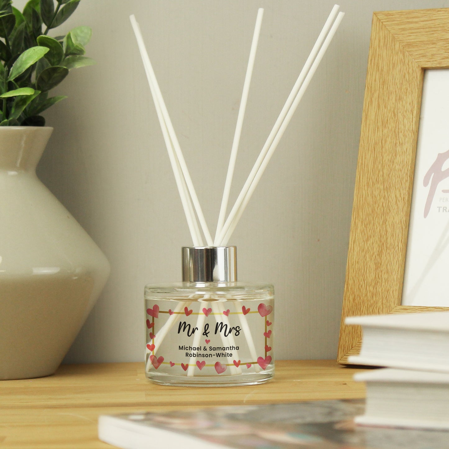 PERSONALISED HEARTS REED DIFFUSER