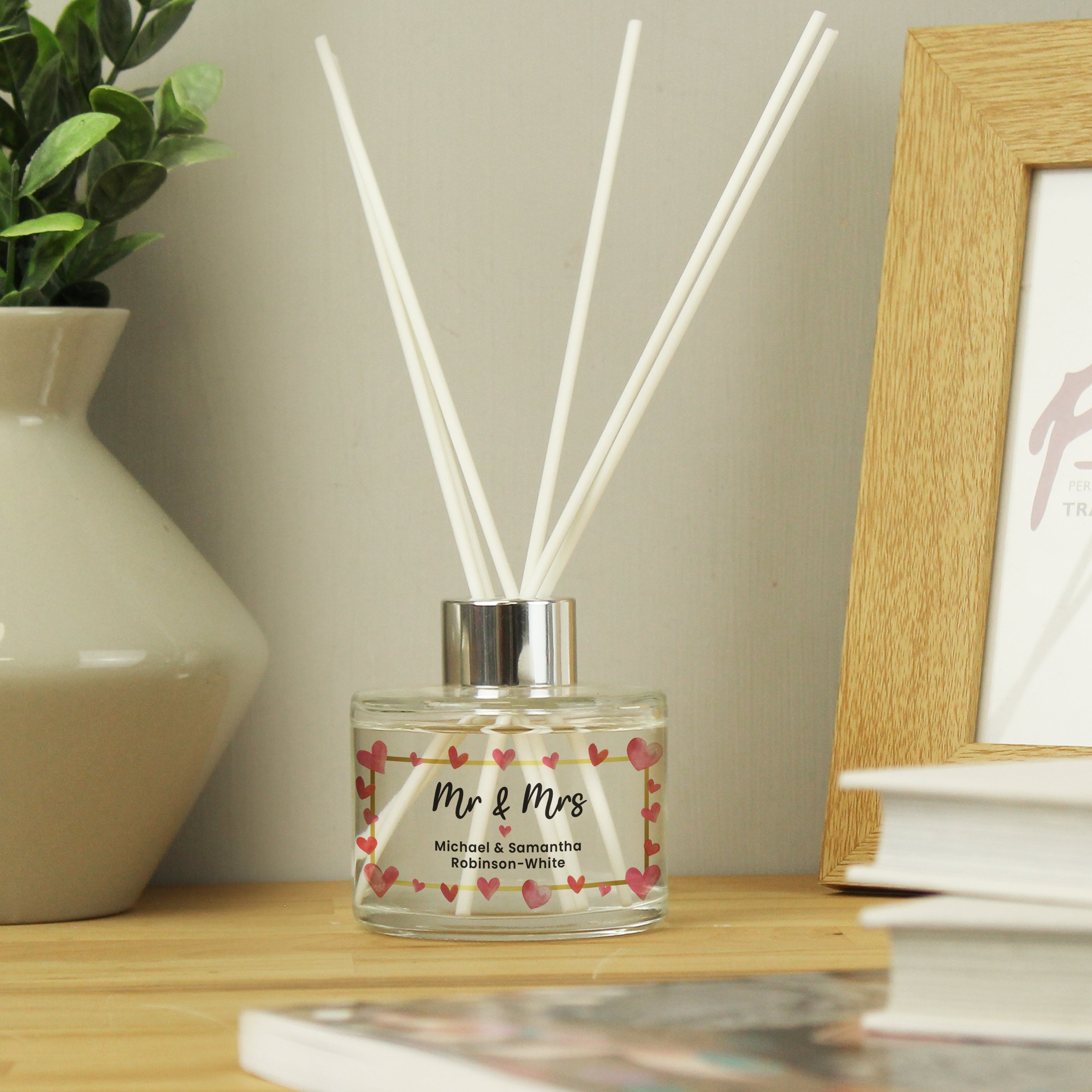 PERSONALISED HEARTS REED DIFFUSER