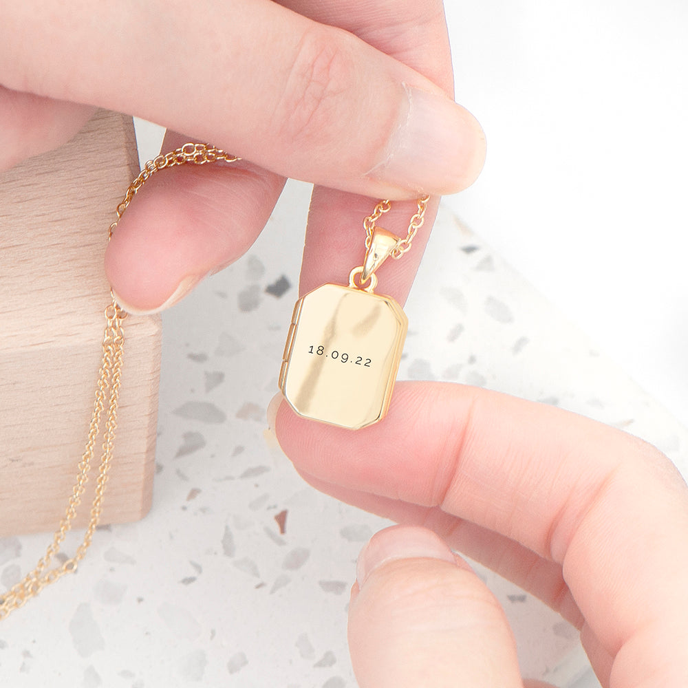 GOLD PHOTO LOCKET NECKLACE
