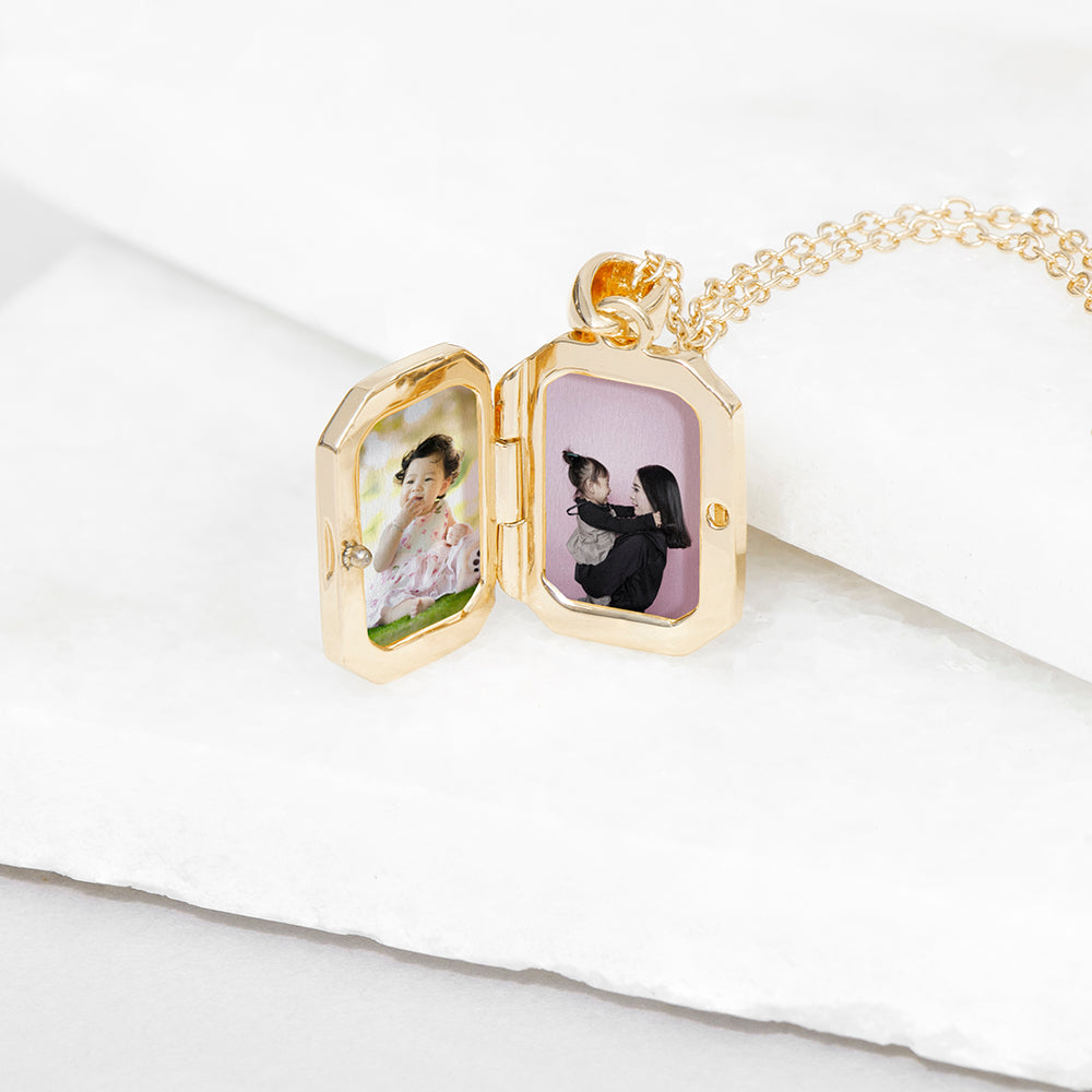 GOLD PHOTO LOCKET NECKLACE