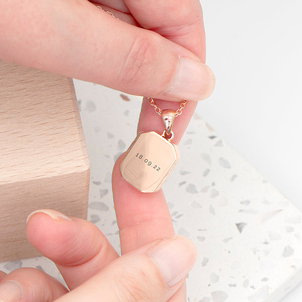 GOLD PHOTO LOCKET NECKLACE