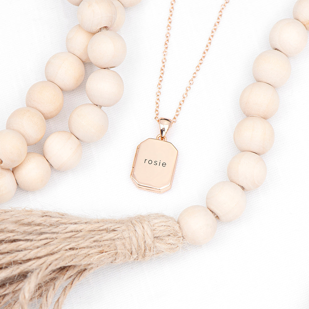 GOLD PHOTO LOCKET NECKLACE